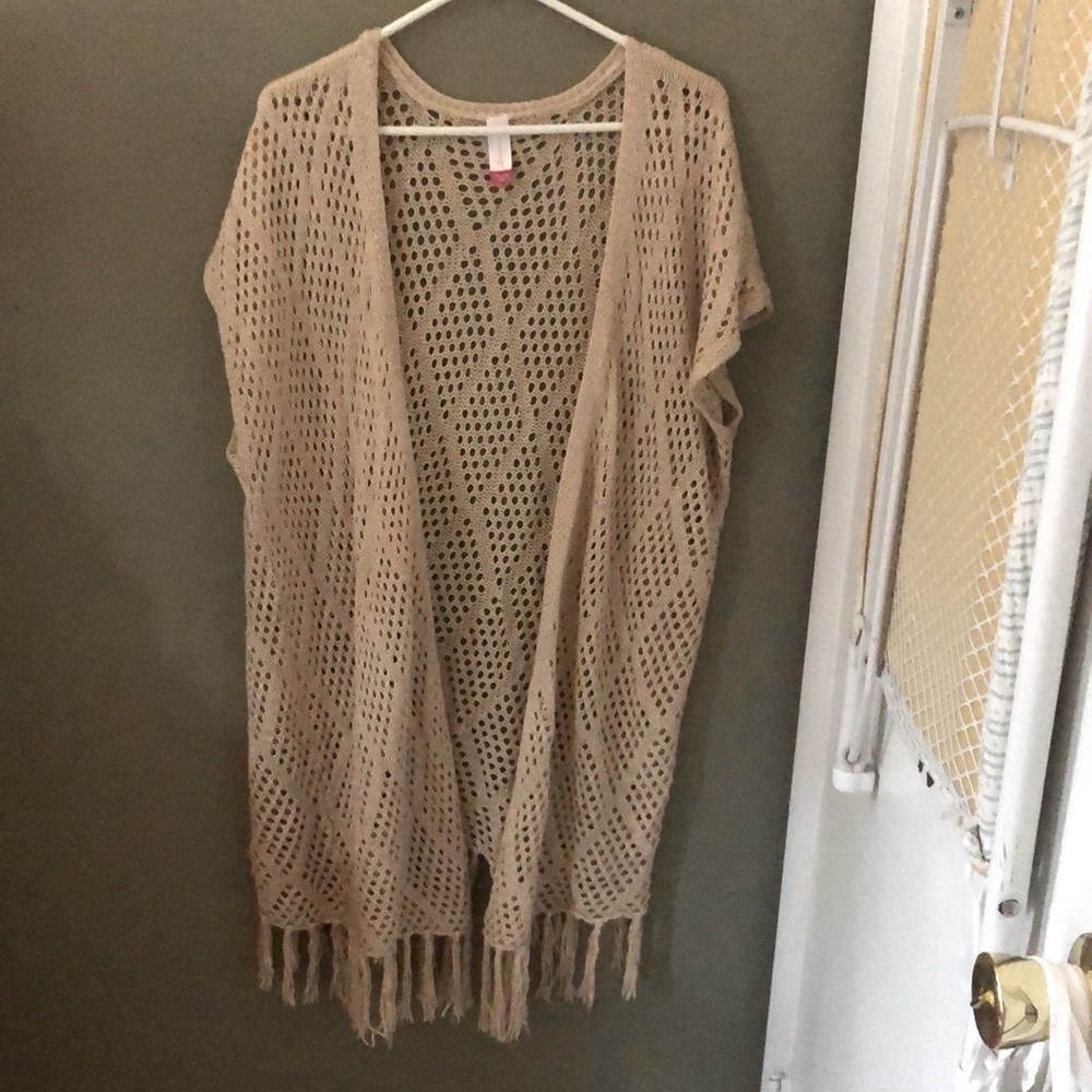 Knitted fringed Kimono.